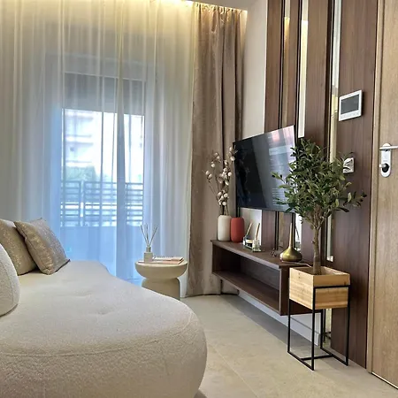 Ana With Private Parking *