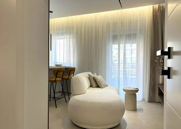 アパート Ana With Private Parking マカルスカ