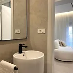 Ana With Private Parking Apartment