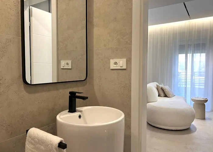 Ana With Private Parking Apartament