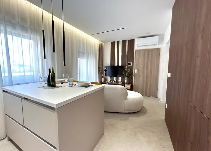 Ana With Private Parking *