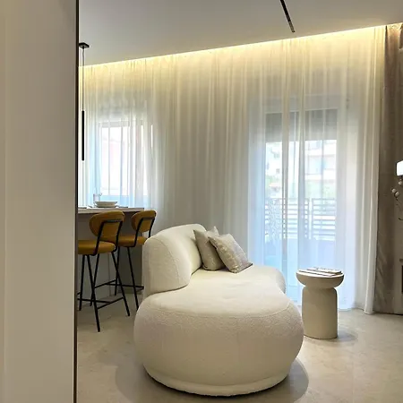 Apartment Ana With Private Parking Makarska