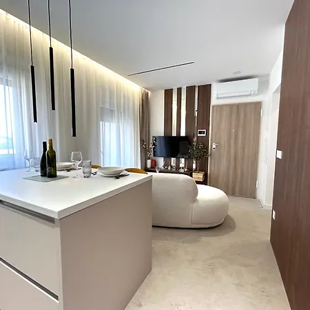 Ana With Private Parking *